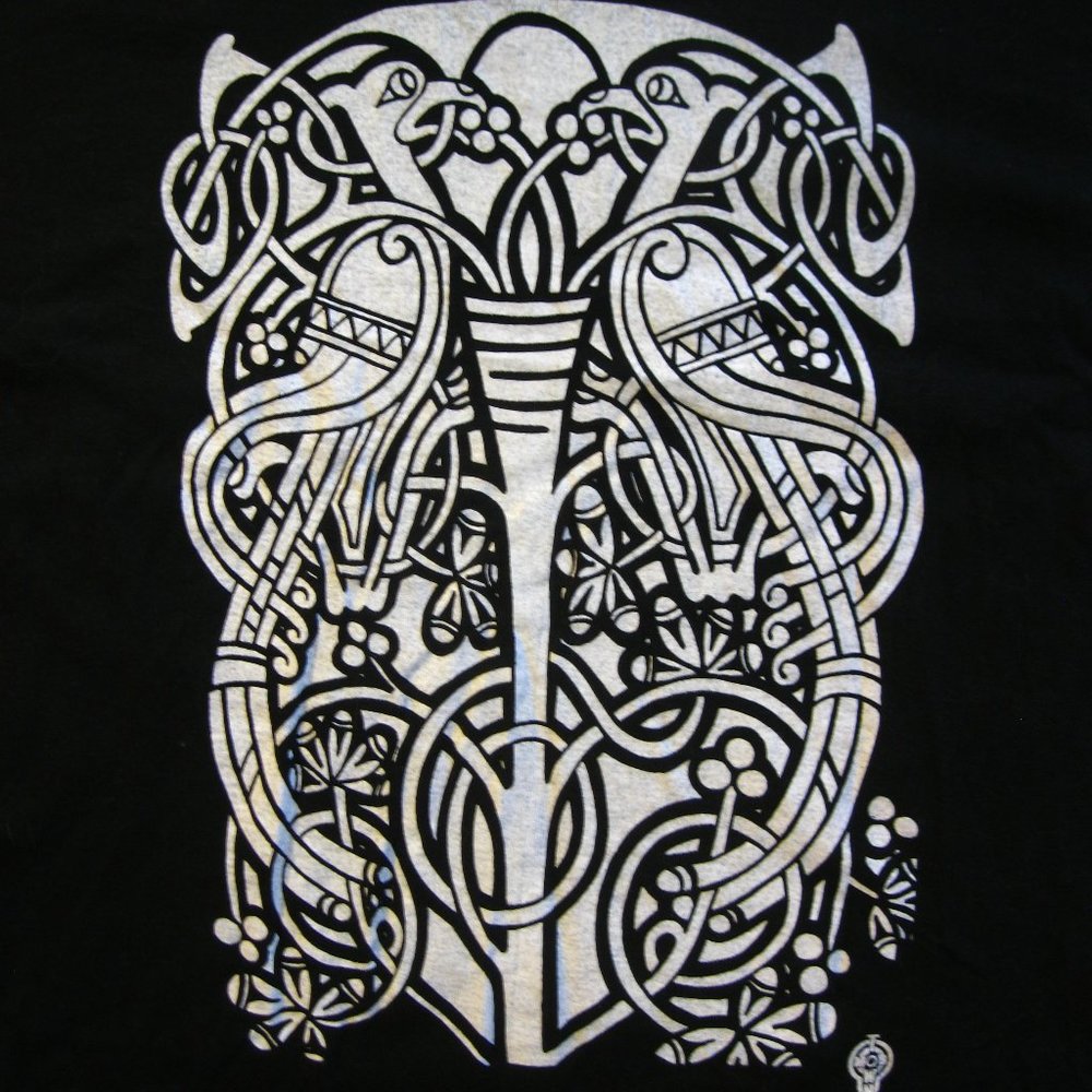 Vintage Black Gaelic Celtic knot tshirt